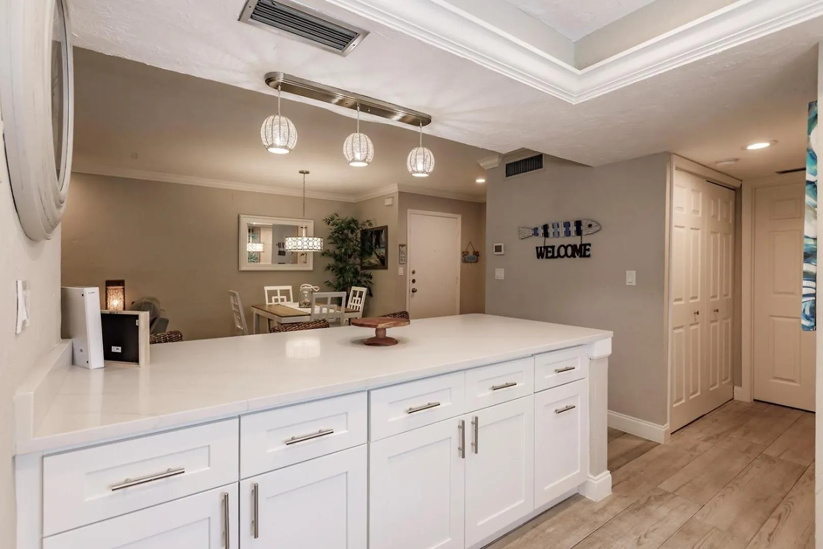 1160 Pd Your Garden Retreat Awaits Sarasota