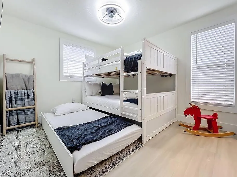 Poolside Paradise Near Siesta Key بيت للعطل *