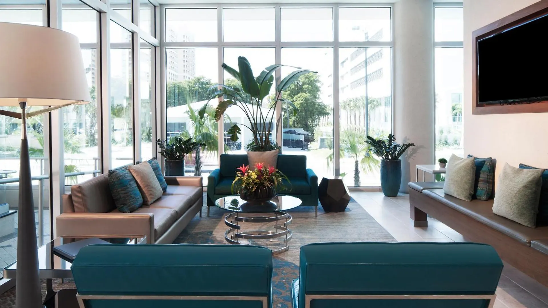 Hotel Embassy By Hilton Sarasota