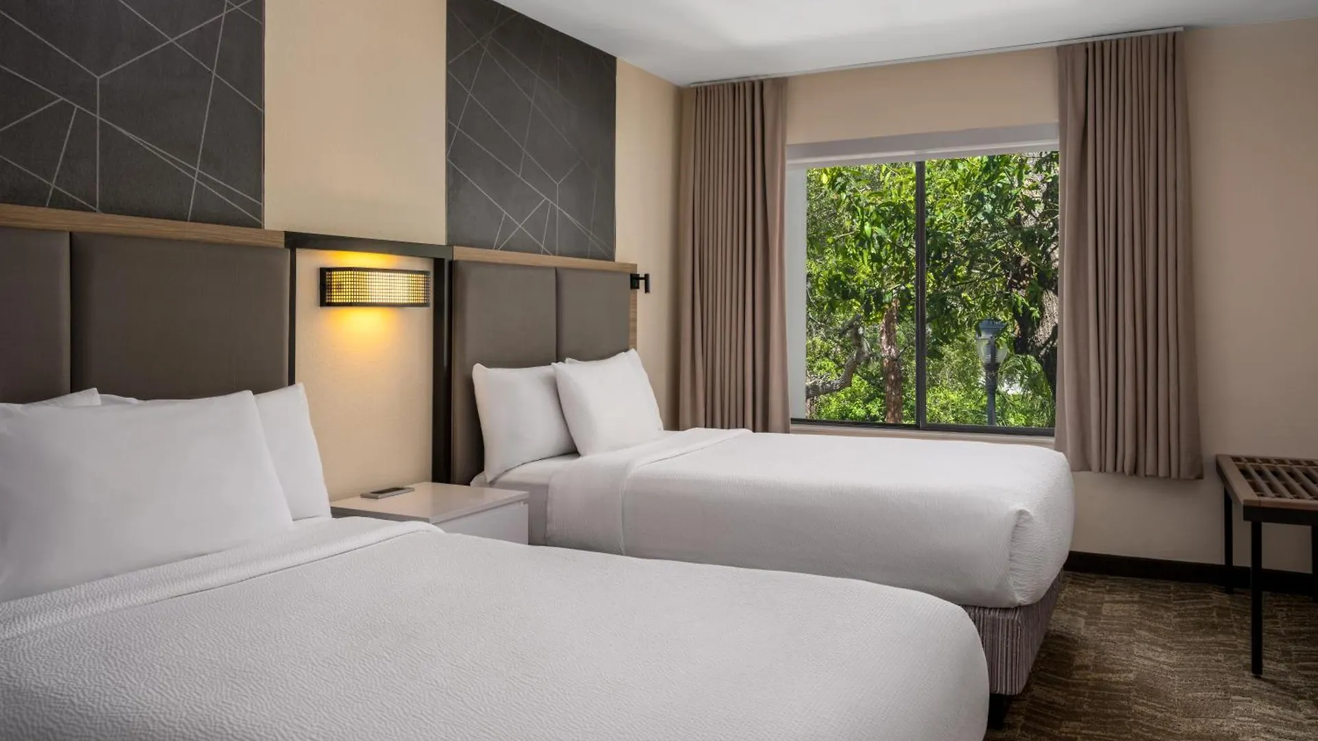 Springhill Bradenton מלון 3*