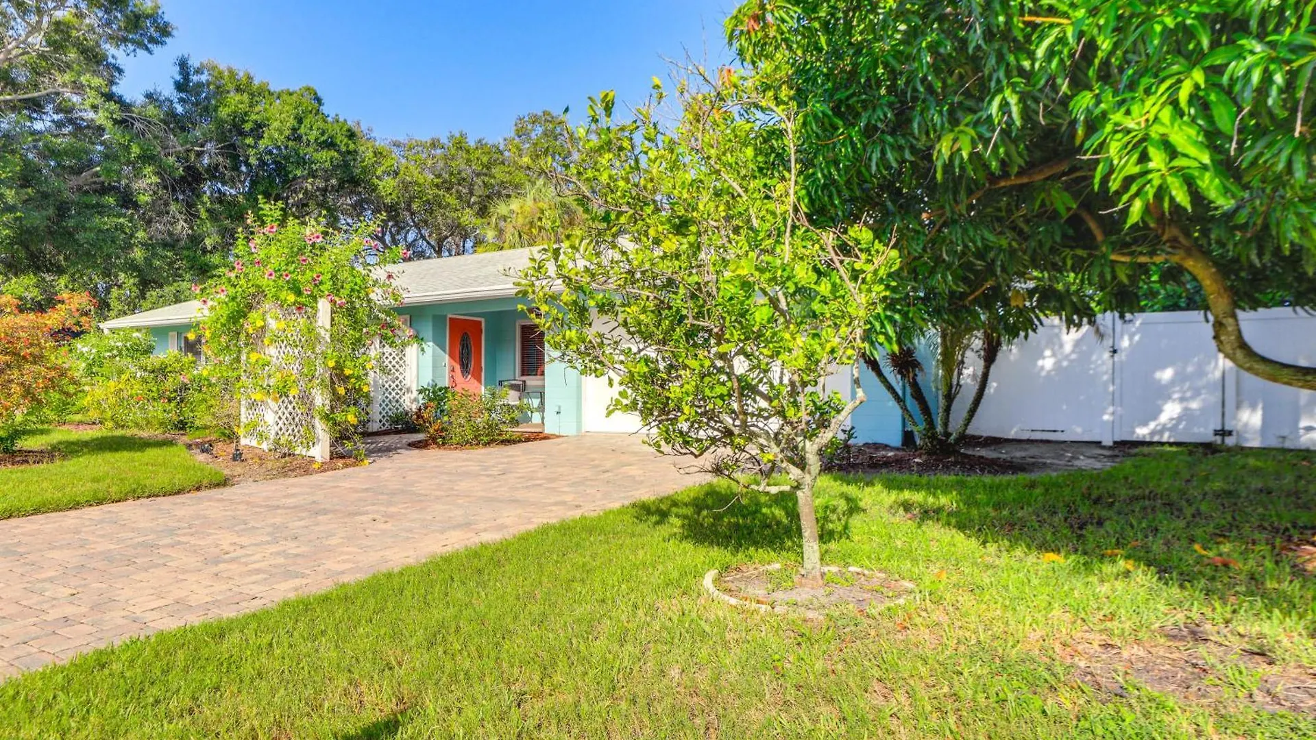 Quiet Retreat - 6 Mi To Siesta Key Beach! Holiday home *