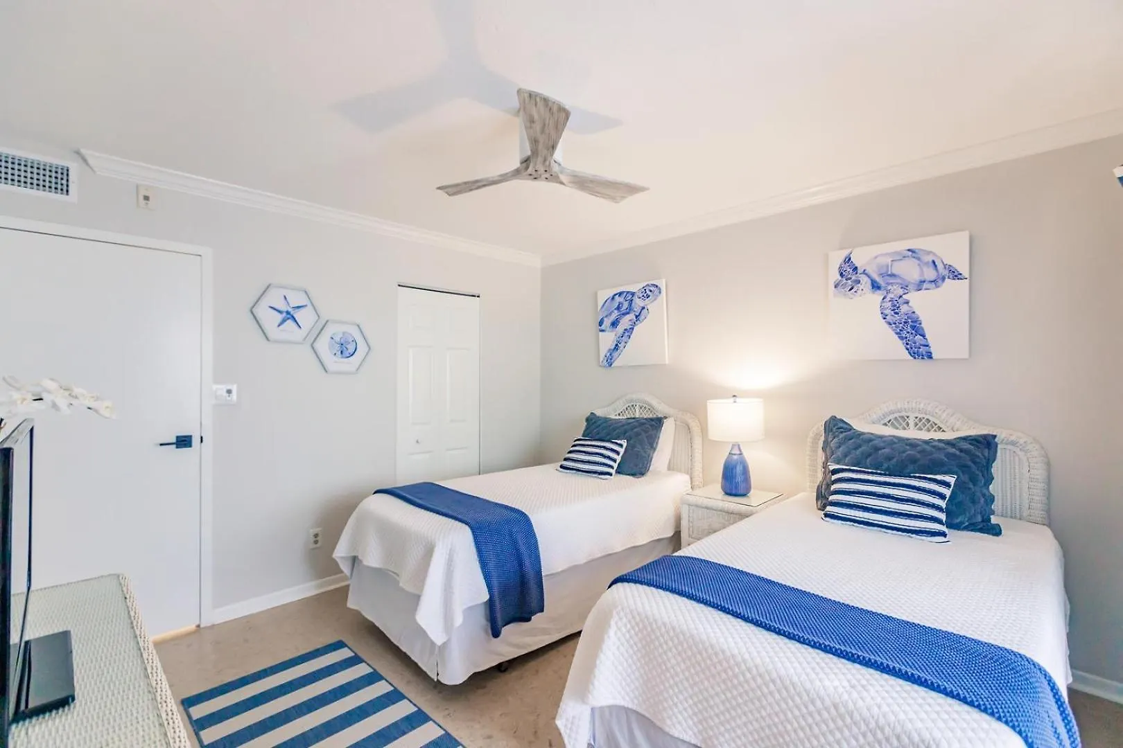 Semesterbostad 1055-206 High-rise Luxury 75 Yards From The Shore *