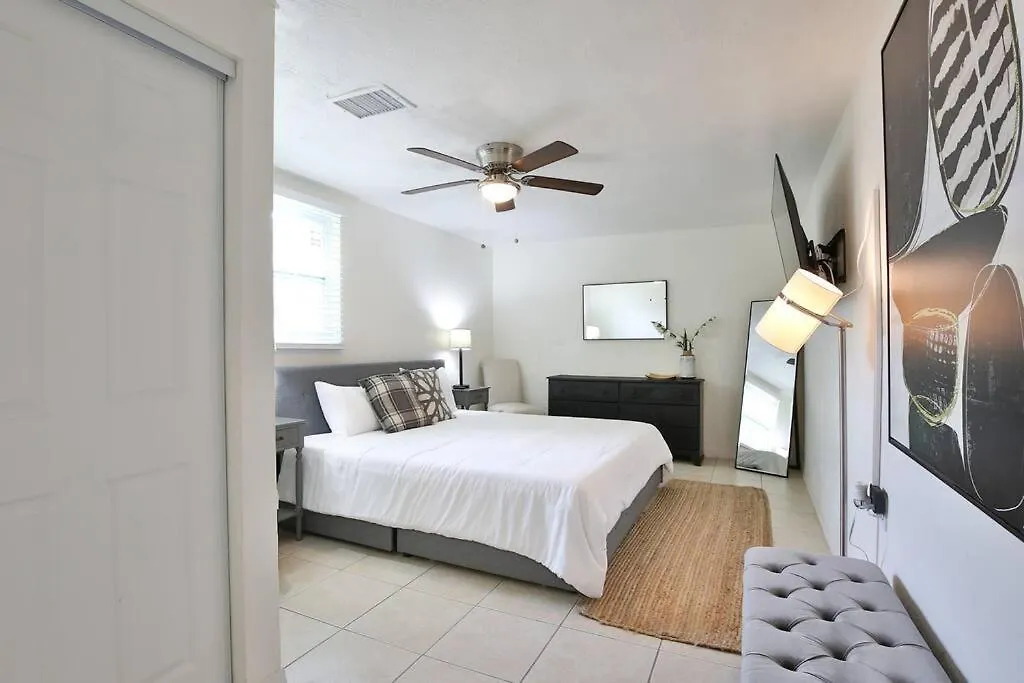 Hot Tub Retreat With Big Private Fenced Yard By Beach Holiday home *
