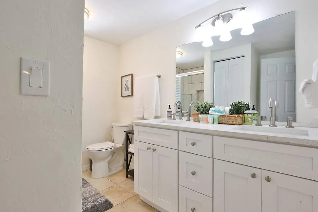 Hot Tub Retreat With Big Private Fenced Yard By Beach Holiday home Sarasota