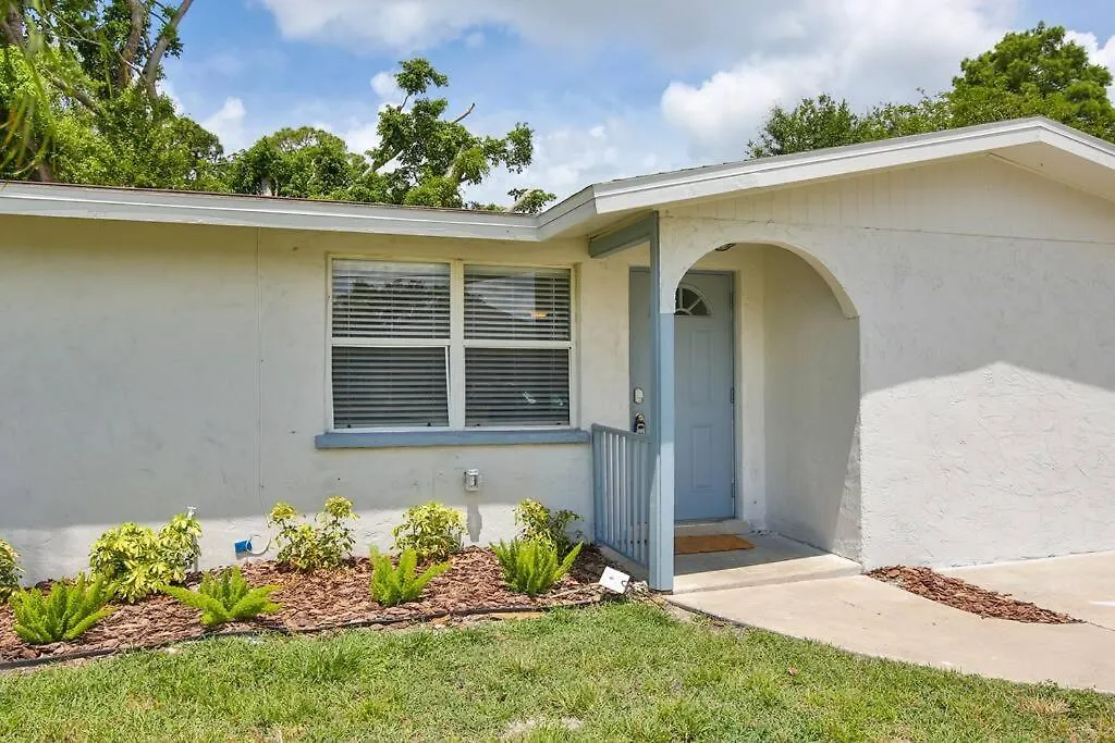 Hot Tub Retreat With Big Private Fenced Yard By Beach * Sarasota