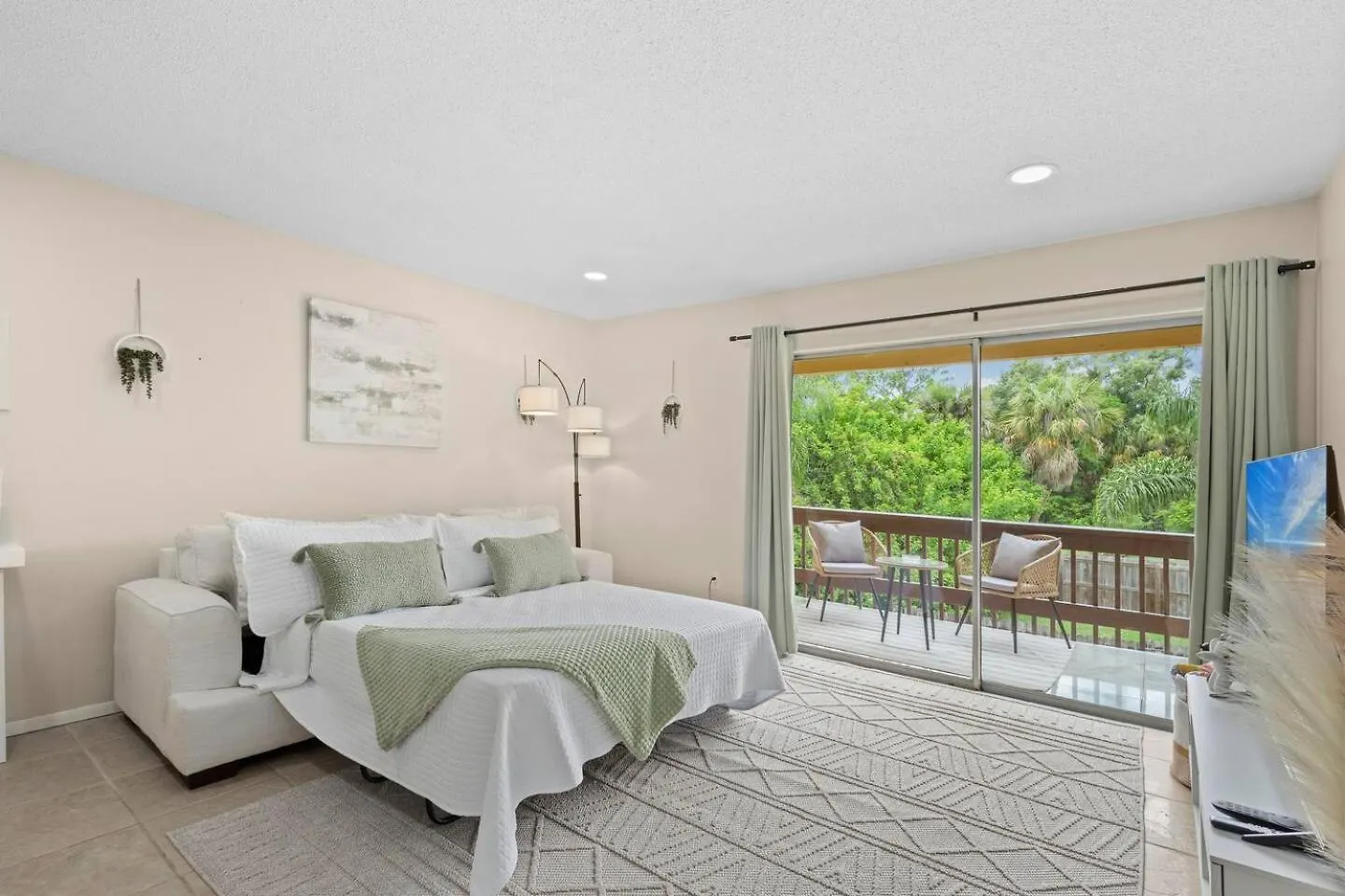 Boho Style 2bd 1 Bath Heated Pool, 6 Min Siesta Apartment