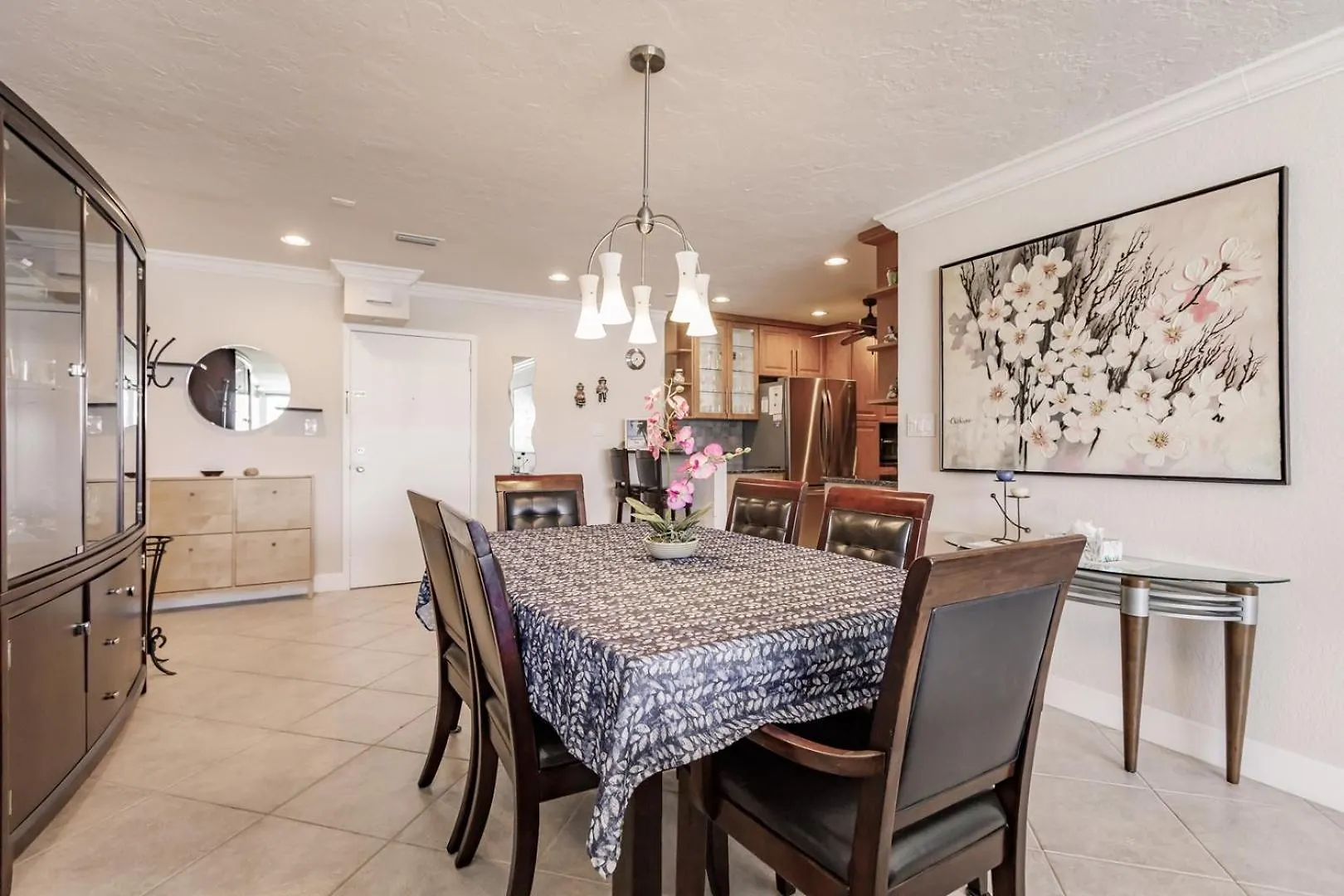 1125-702 Embrace Stunning Views