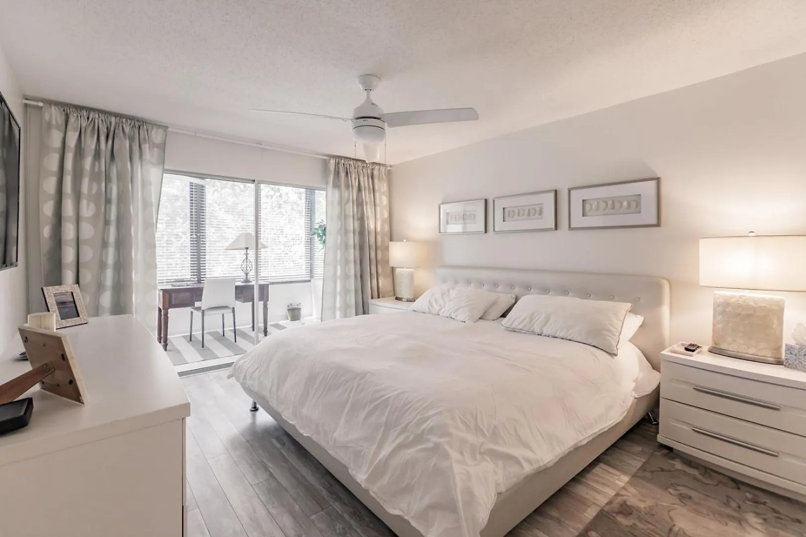 1255-202 Steps From The Bay With Pool Views