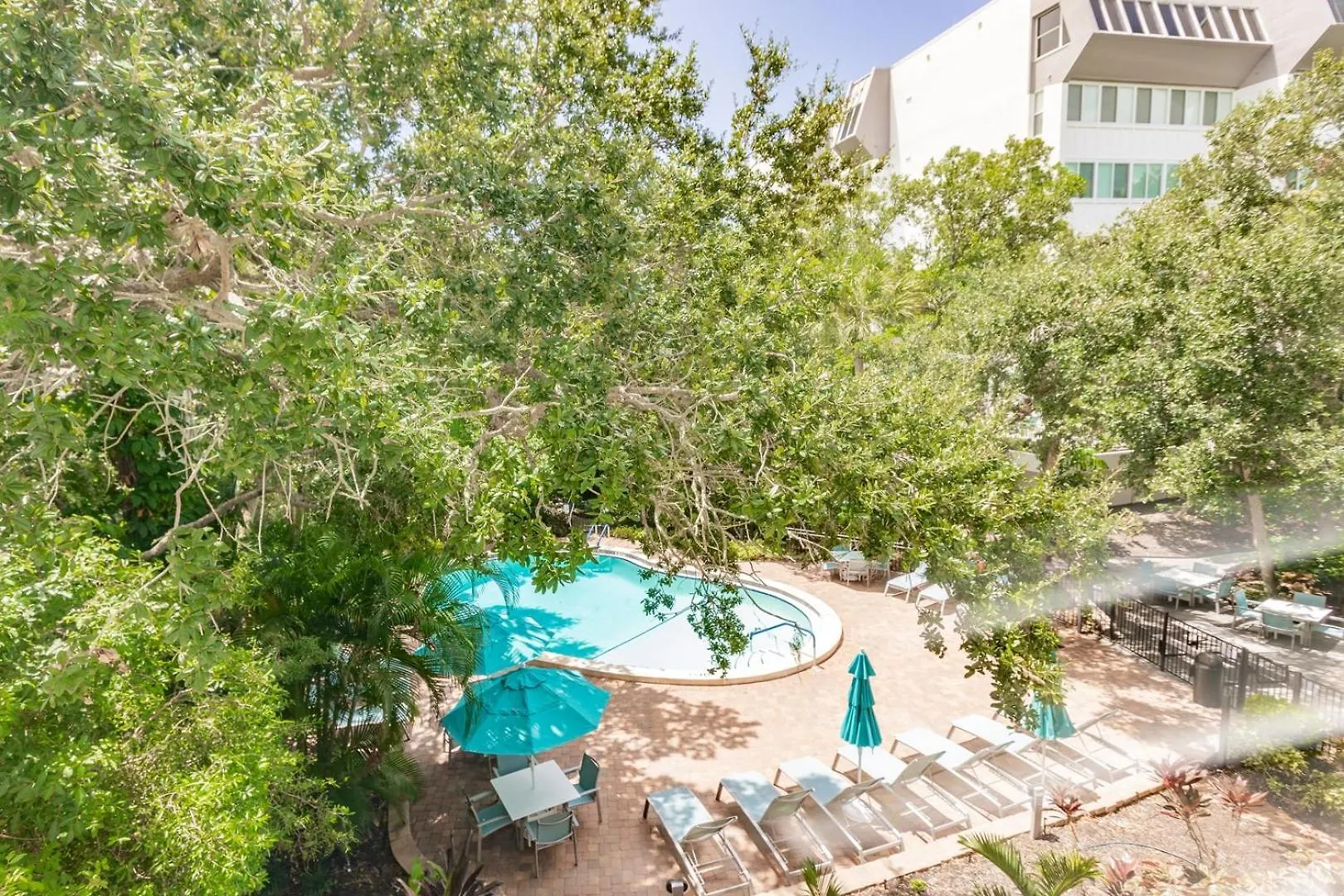 1255-202 Steps From The Bay With Pool Views