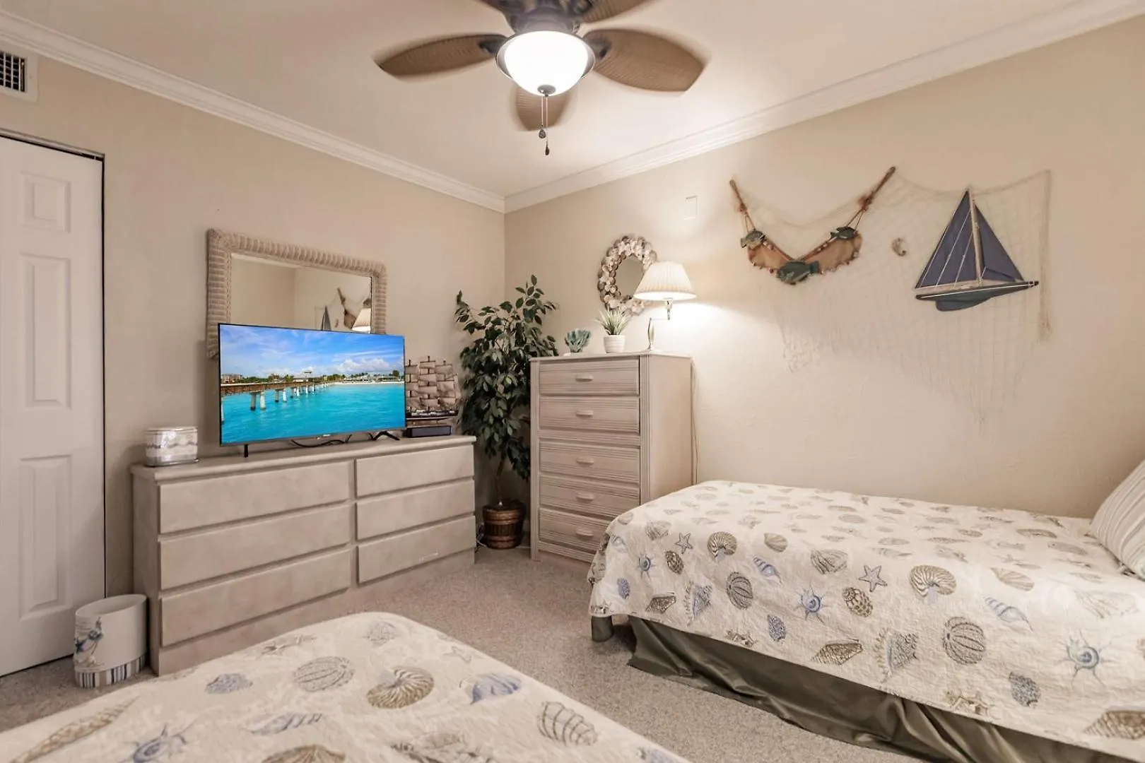 1134 Pl Cozy And Serene Garden Gem