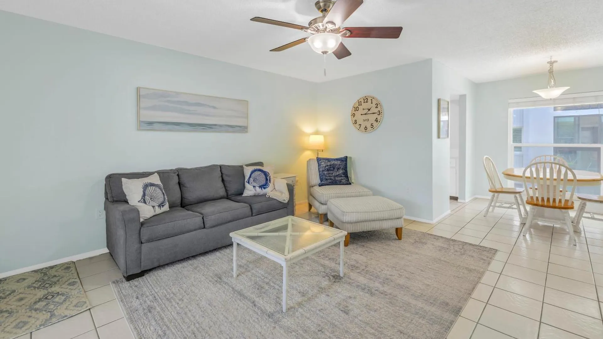 Private Patio, Walk To All! 5min- Siesta Keys Beach, 1min- Shopping Dining & Entertainment! Apartment Sarasota