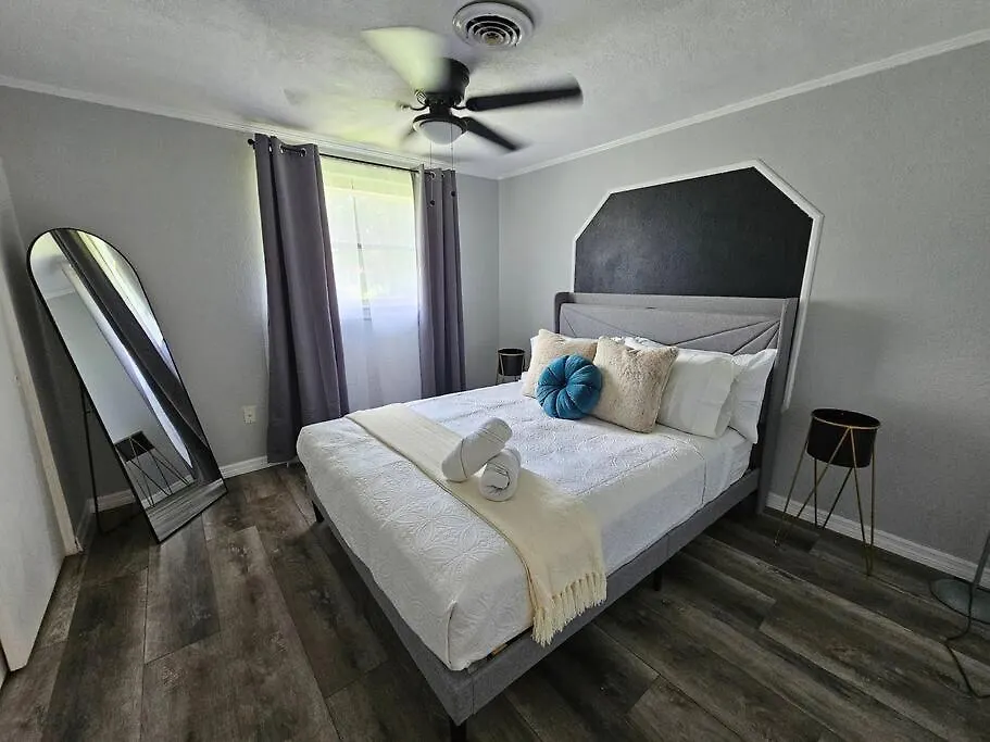 Holiday home Lagoon View - Pool - Close To Siesta Key - Centrally Located *