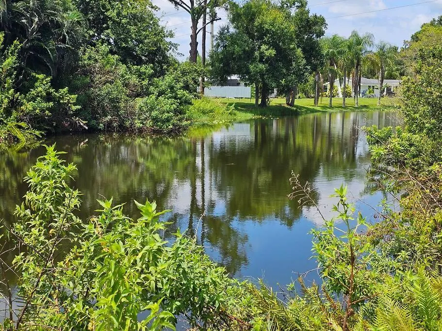 Lagoon View - Pool - Close To Siesta Key - Centrally Located Holiday home *