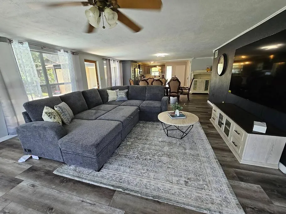 Lagoon View - Pool - Close To Siesta Key - Centrally Located Holiday home *