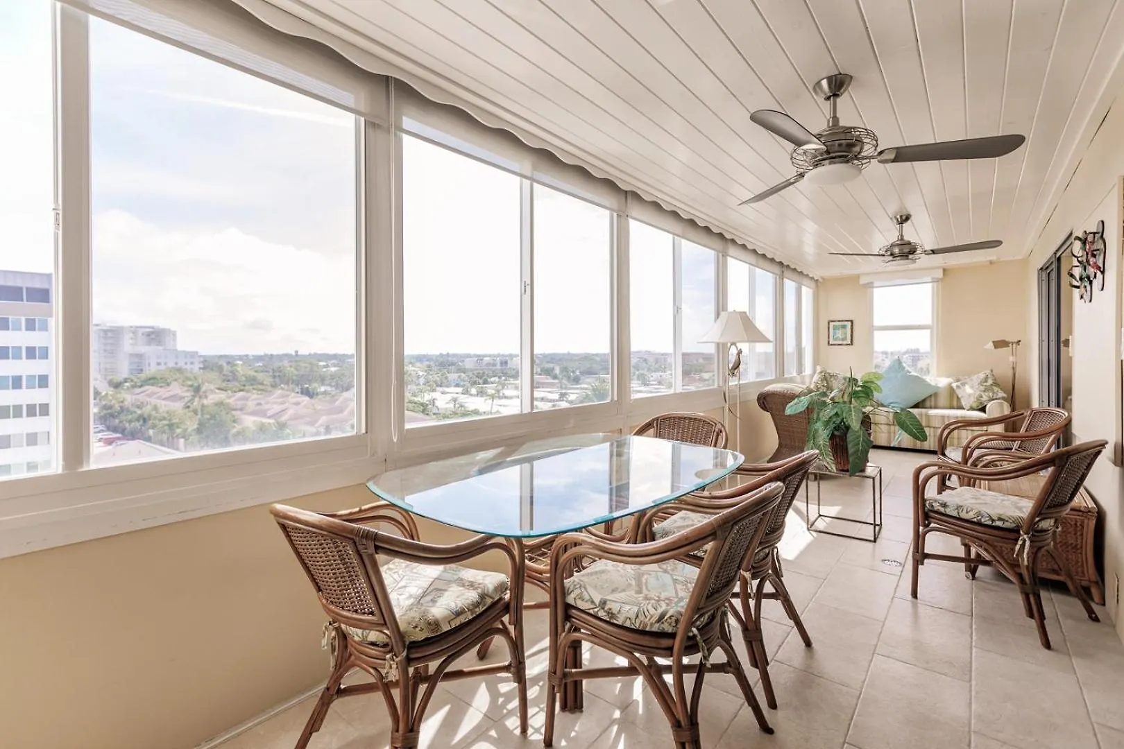 Holiday home 1055-607 Pond View High Rise With Remodeled Kitchen Sarasota