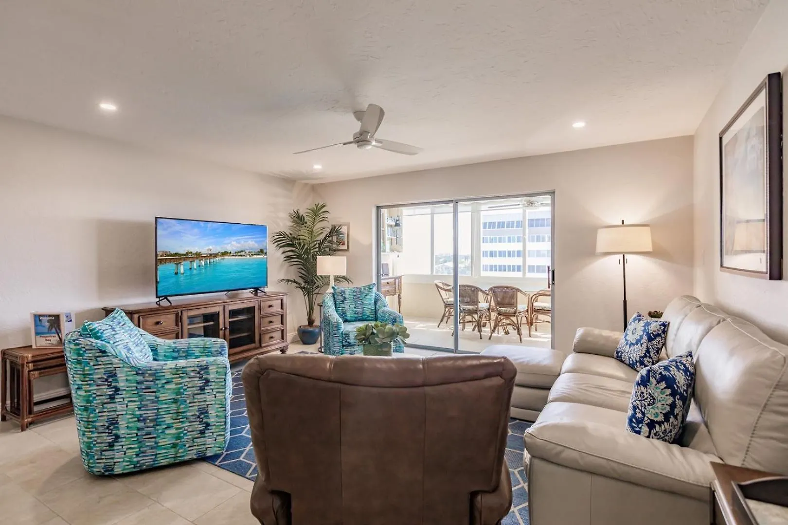 1055-607 Pond View High Rise With Remodeled Kitchen Sarasota