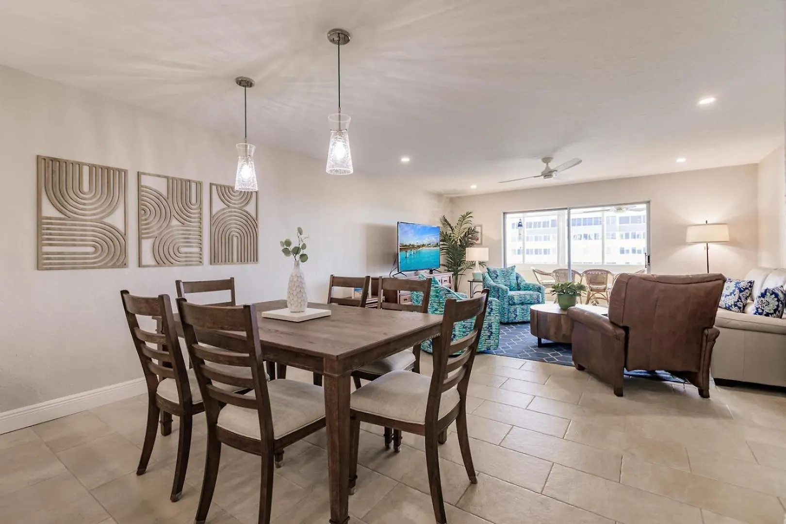 1055-607 Pond View High Rise With Remodeled Kitchen Holiday home