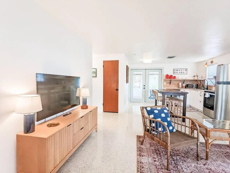 Downtown Mid-century ساراسوتا