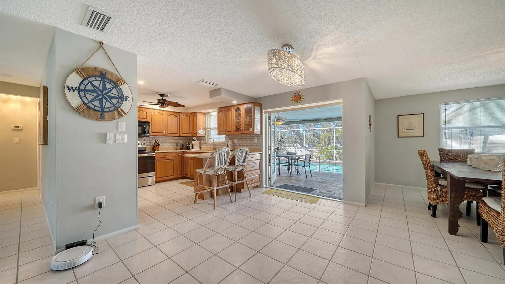 Short Walk To Beach, Restaurants, Bars, Fun & Sarasota