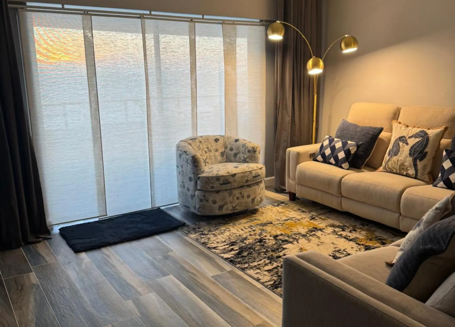 Water Front - Lido Apartment