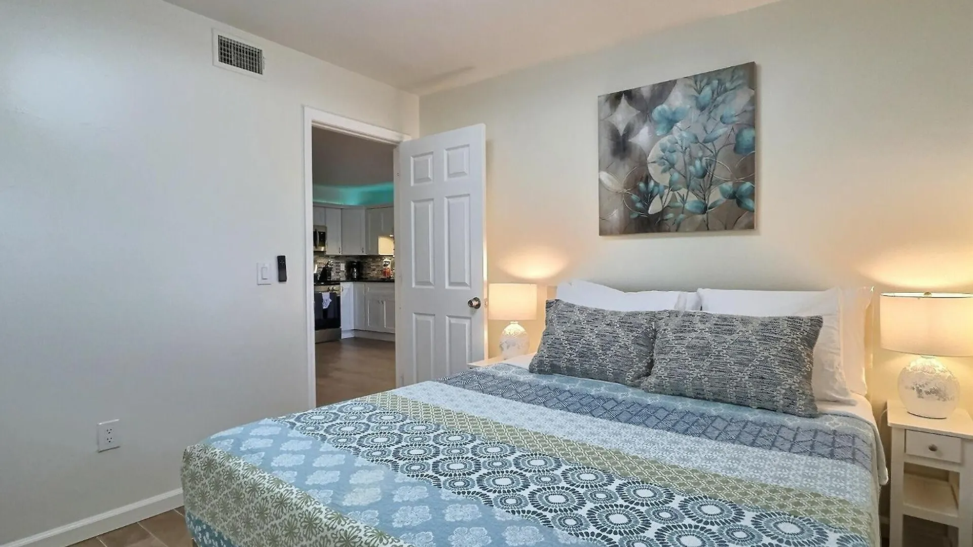 Holiday home Crescent 1011 #1