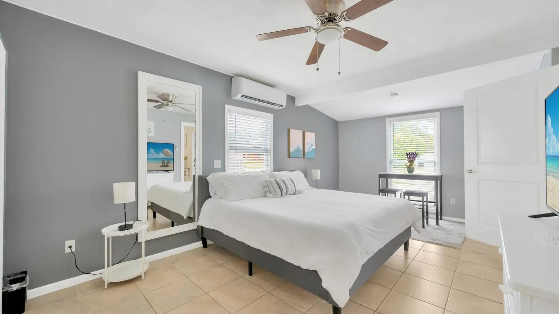 Holiday home Remodel House With Heated Pool, Patio And Gas Grill! *