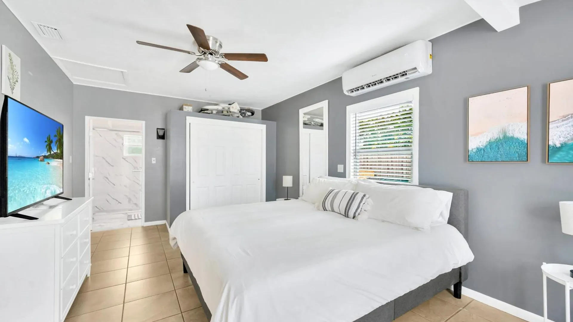 Remodel House With Heated Pool, Patio And Gas Grill! Holiday home Sarasota