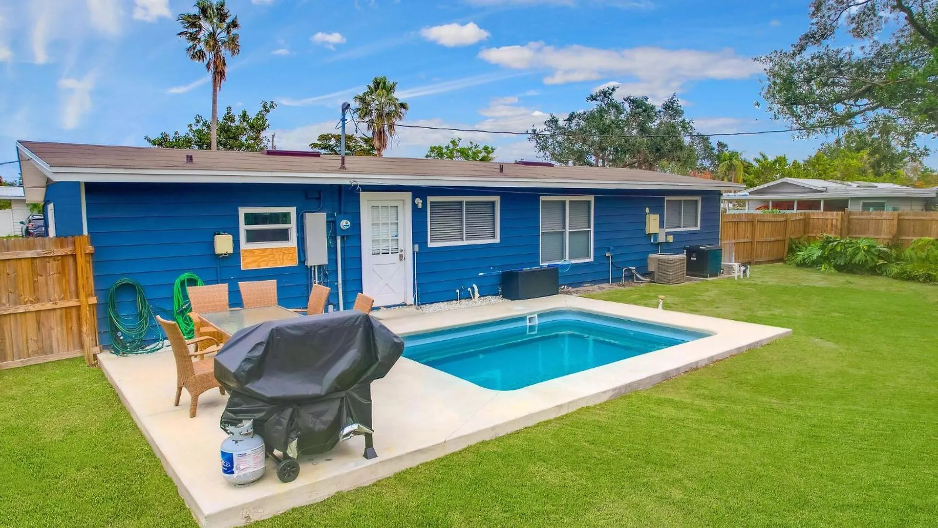 Remodel House With Heated Pool, Patio And Gas Grill! Holiday home