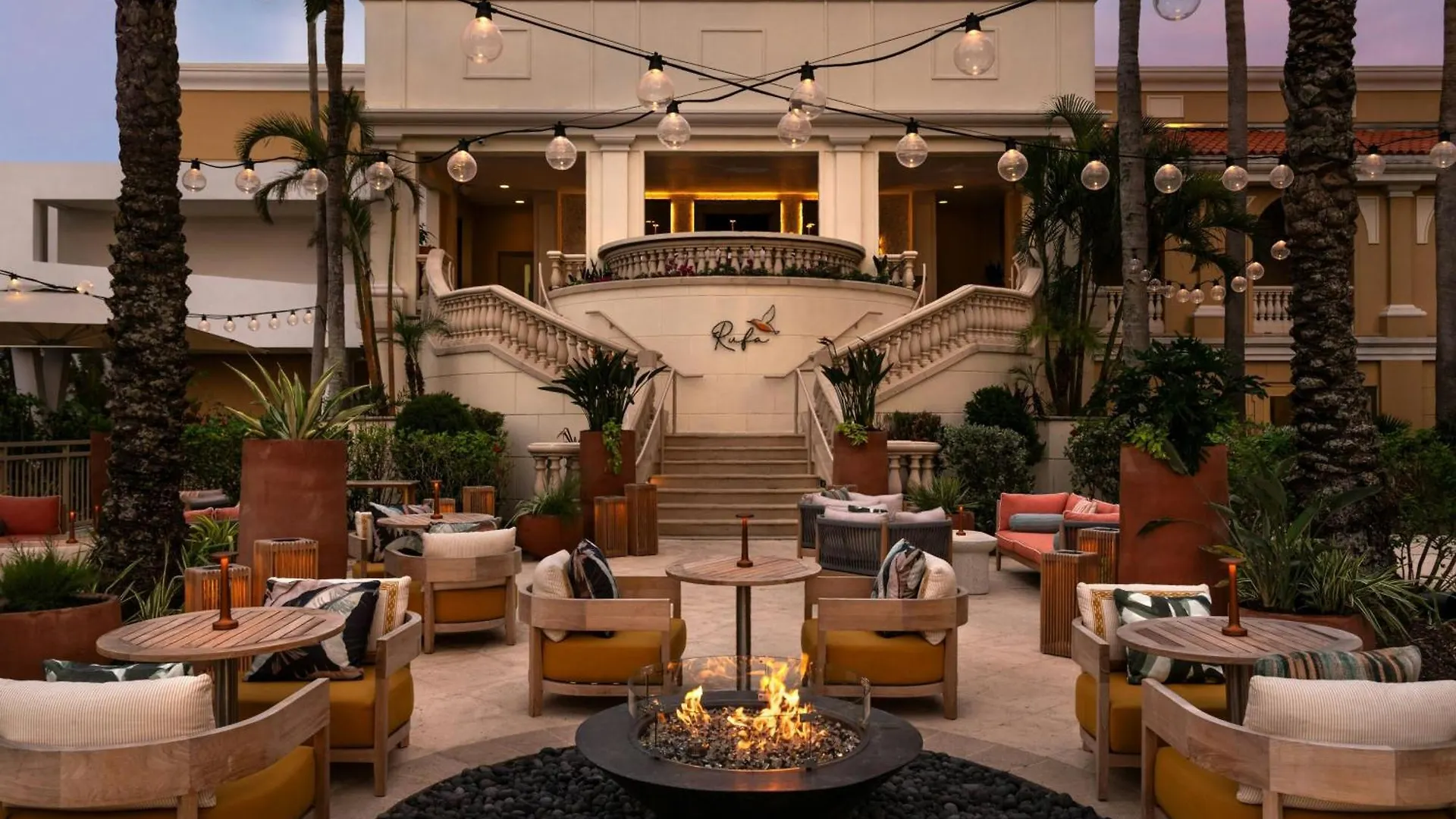The Ritz-carlton, Hotel