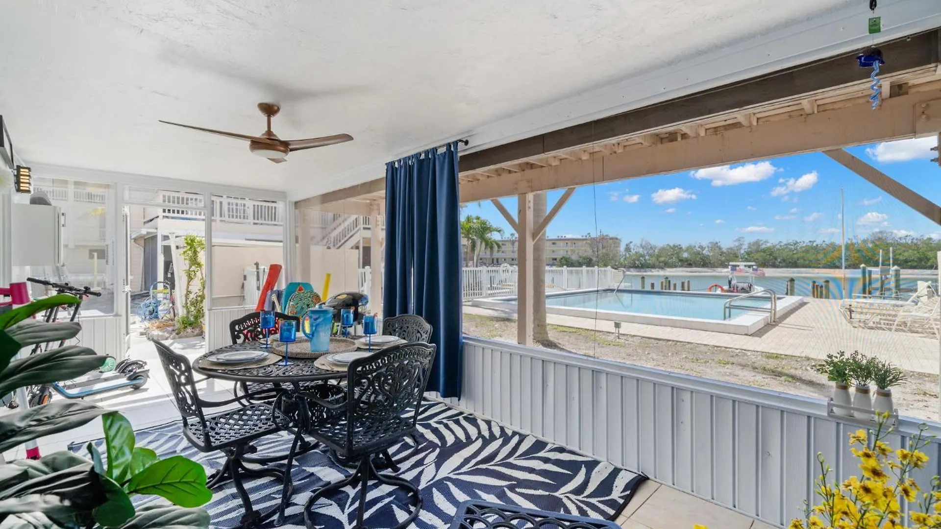Manatee Key-waterfront Minutes To Turtle Apartment