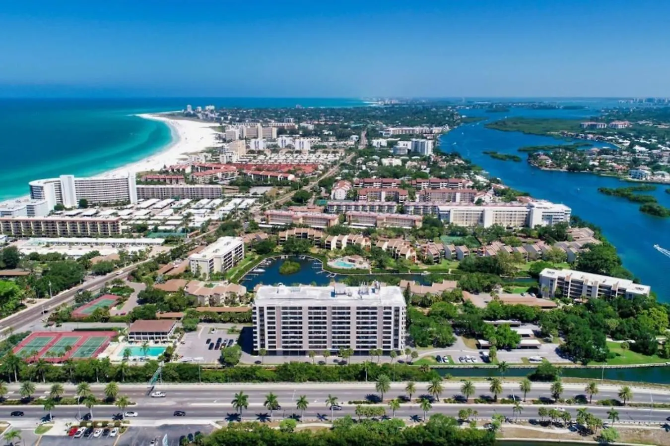 Holiday home Cozy Coastal Paradise On Siesta Key 7 Mins To *