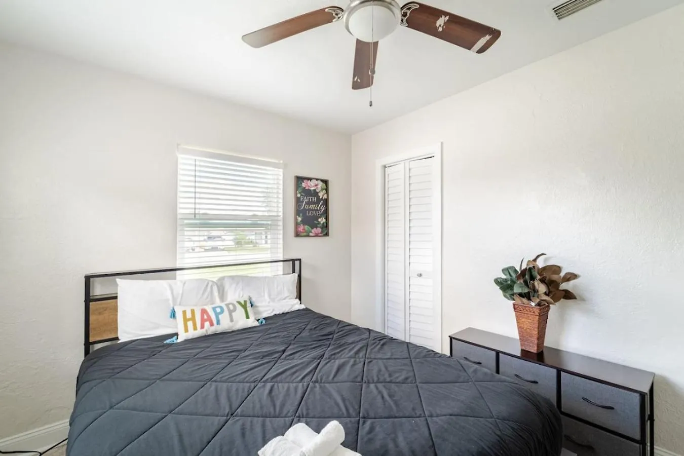 Cozy Coastal Paradise On Siesta Key 7 Mins To Holiday home *
