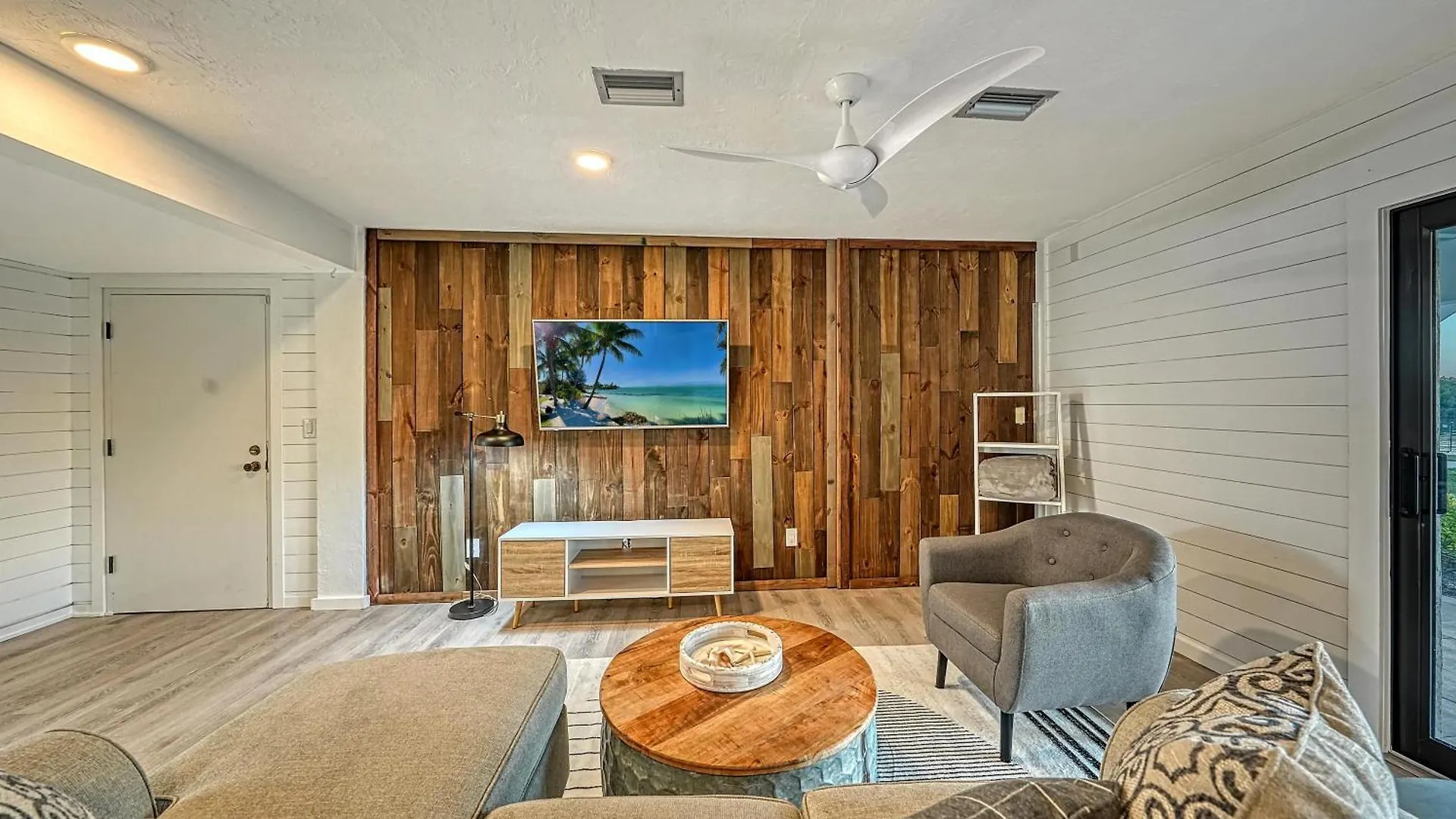 The Pearl On The Bay - 1370