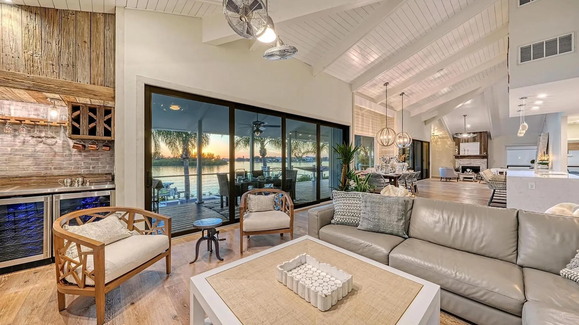 The Pearl On The Bay - 1370