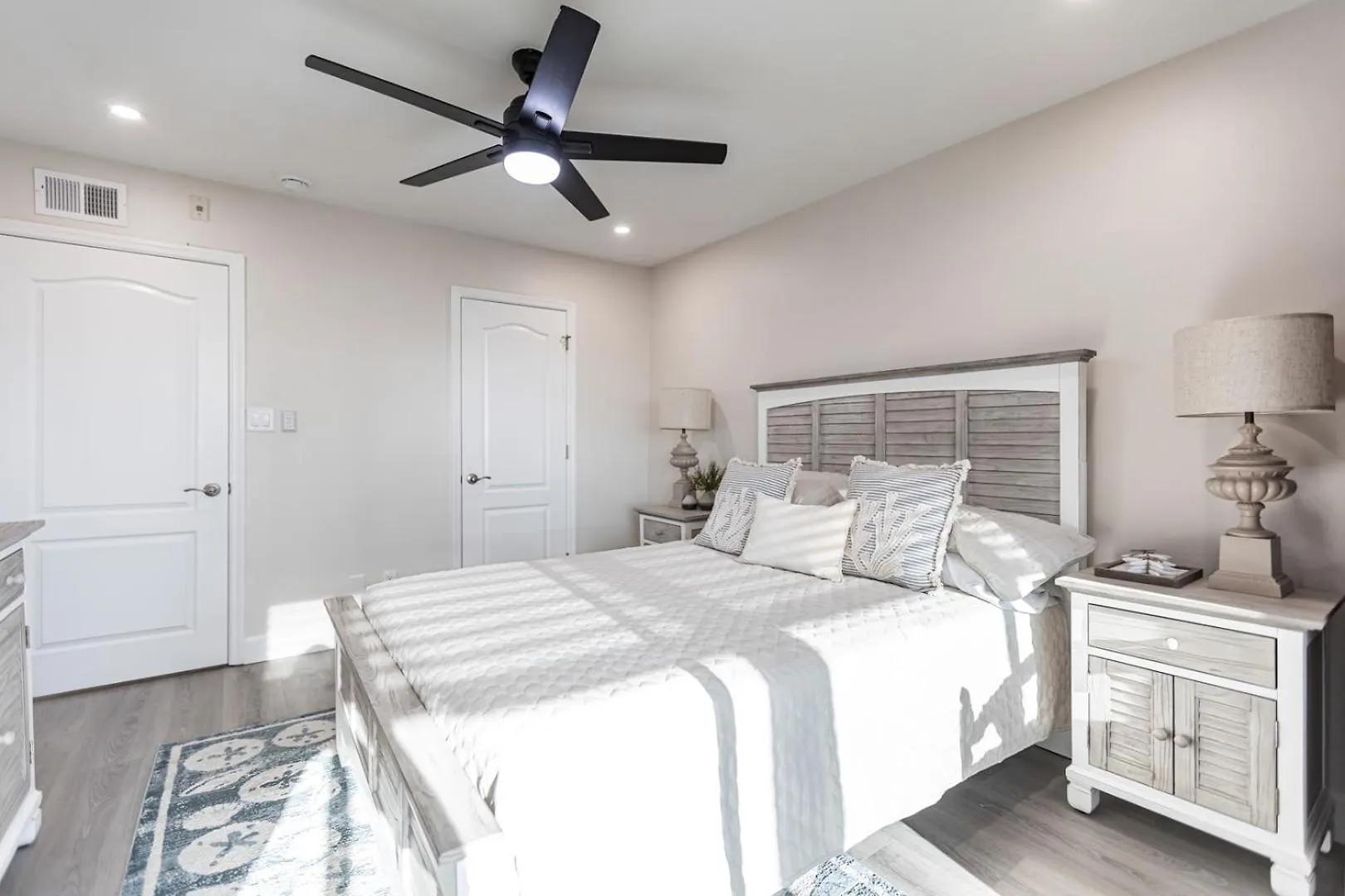 1125-402 - Enjoy Pond Views From High-rise Retreat Holiday home