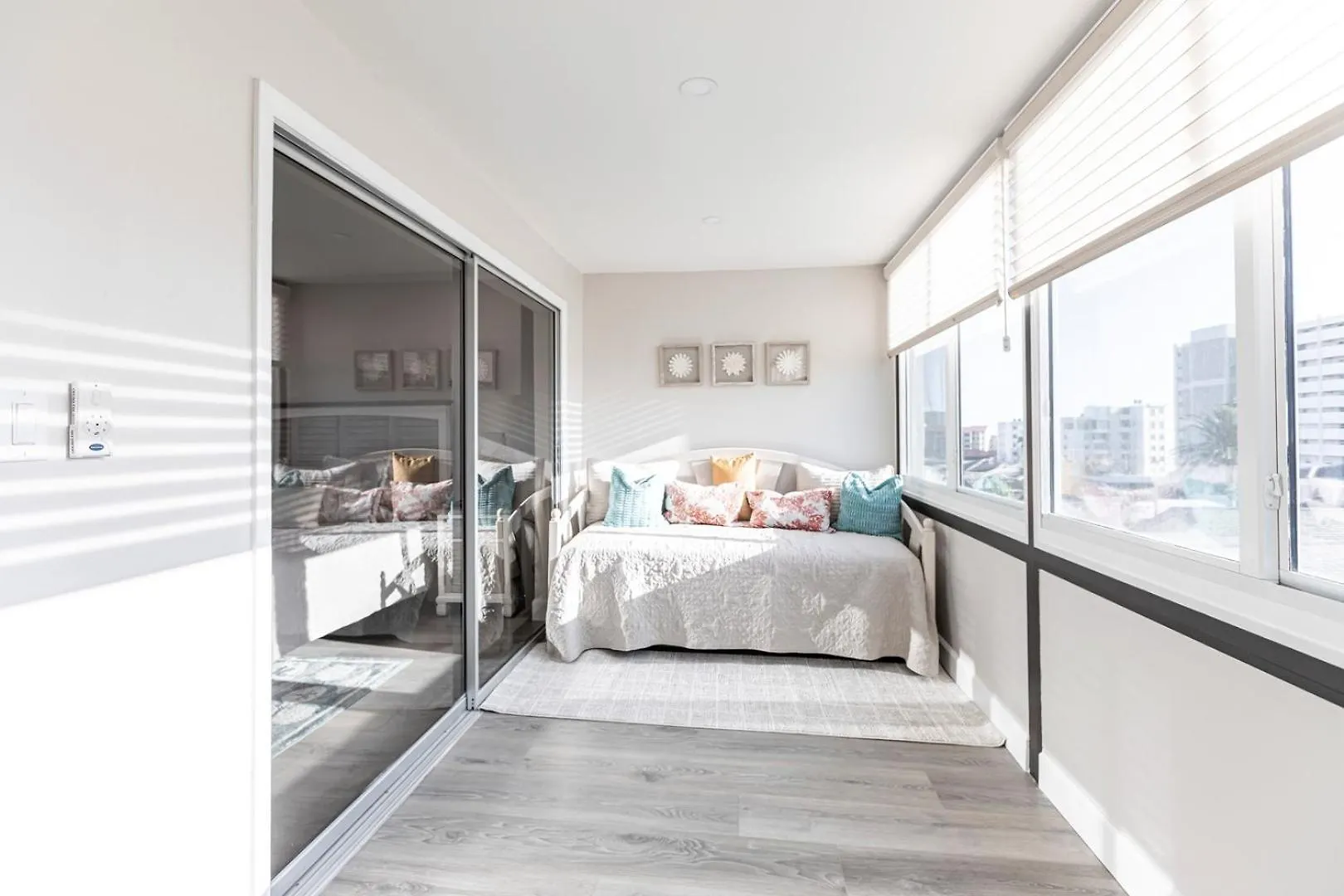 1125-402 - Enjoy Pond Views From High-rise Retreat Holiday home