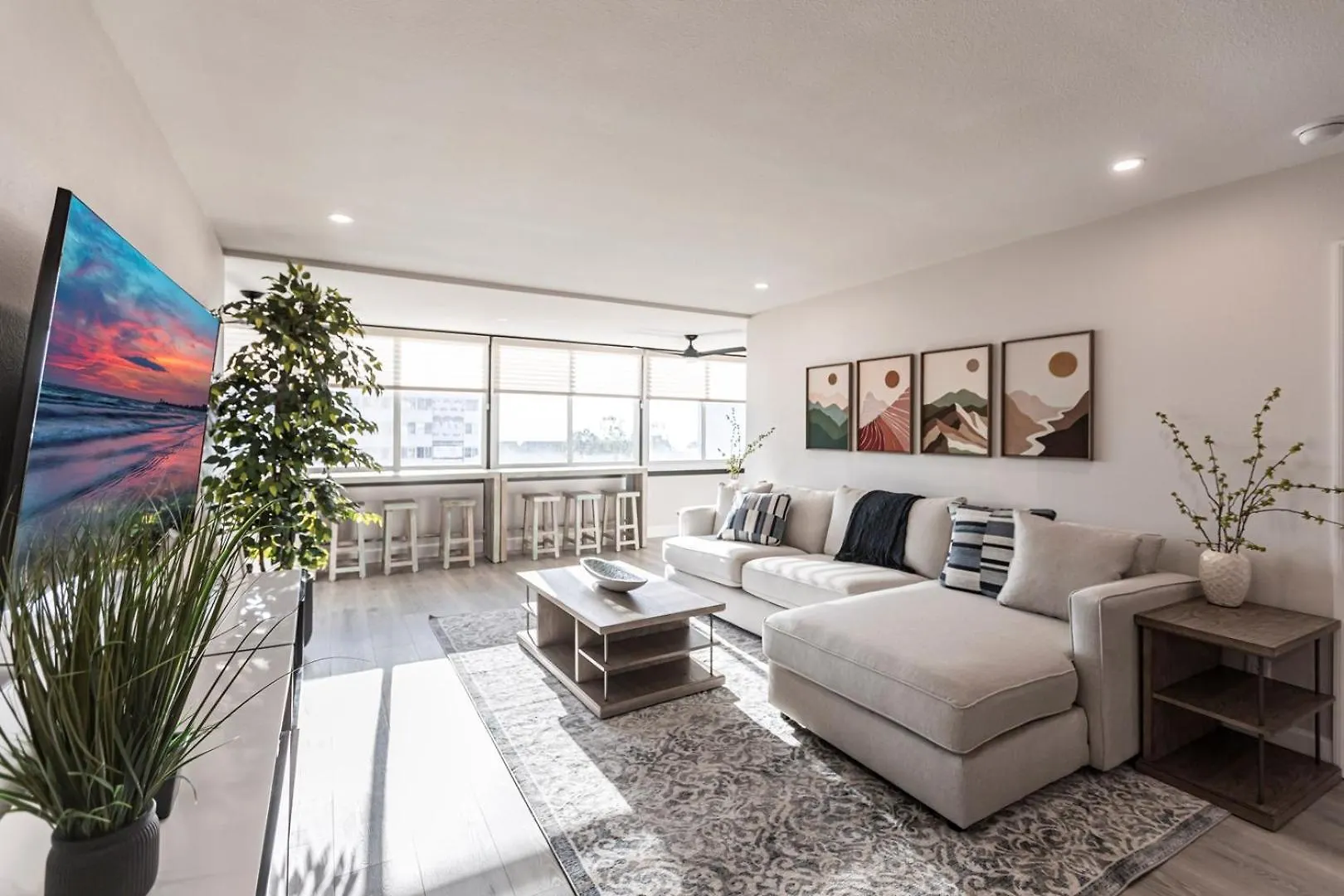 1125-402 - Enjoy Pond Views From High-rise Retreat *