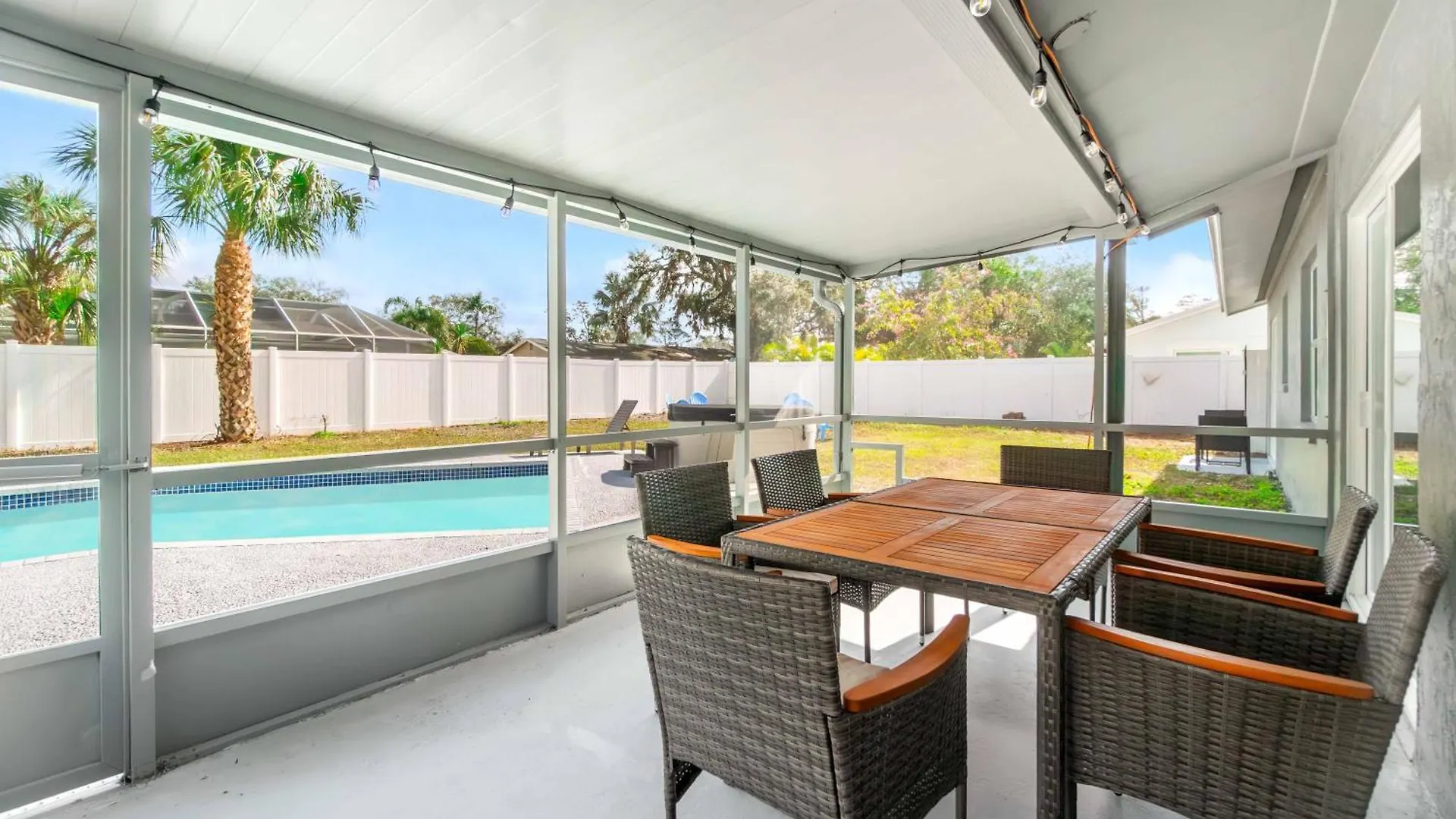 Relaxing Family Getaway With Heated Pool And Villa