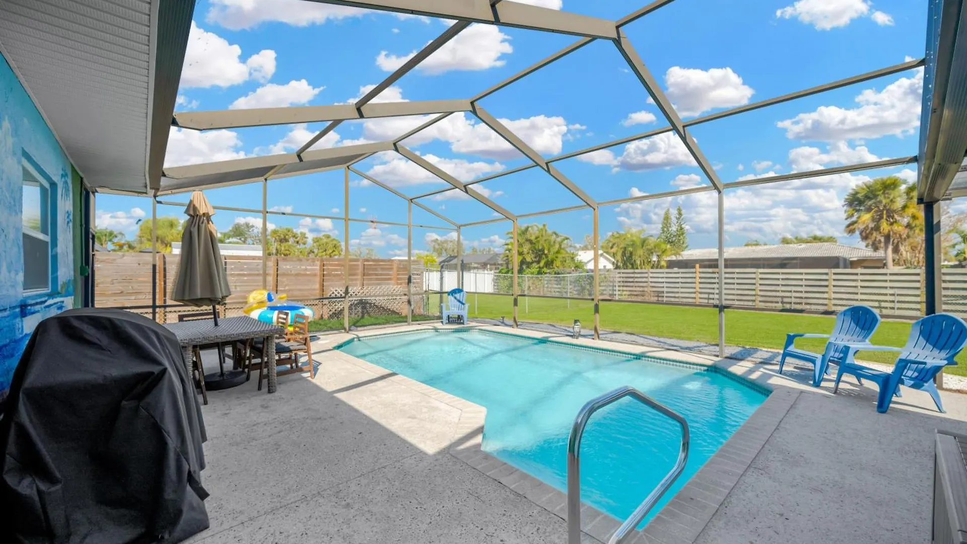 Getaway With Heated Pool And Fence By Siesta Key Ferienhaus