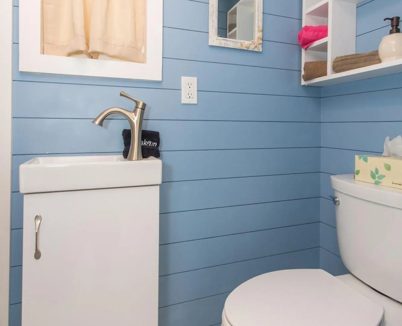 Tiny House - The Siesta Holiday home *