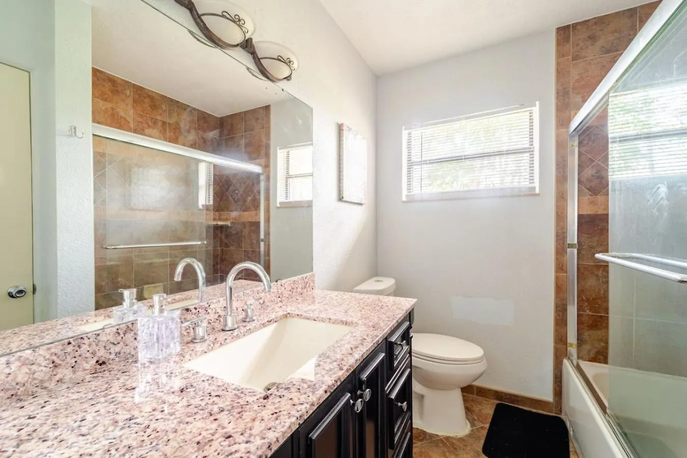 Serene Escape Cozy Close To Beaches Ferienhaus