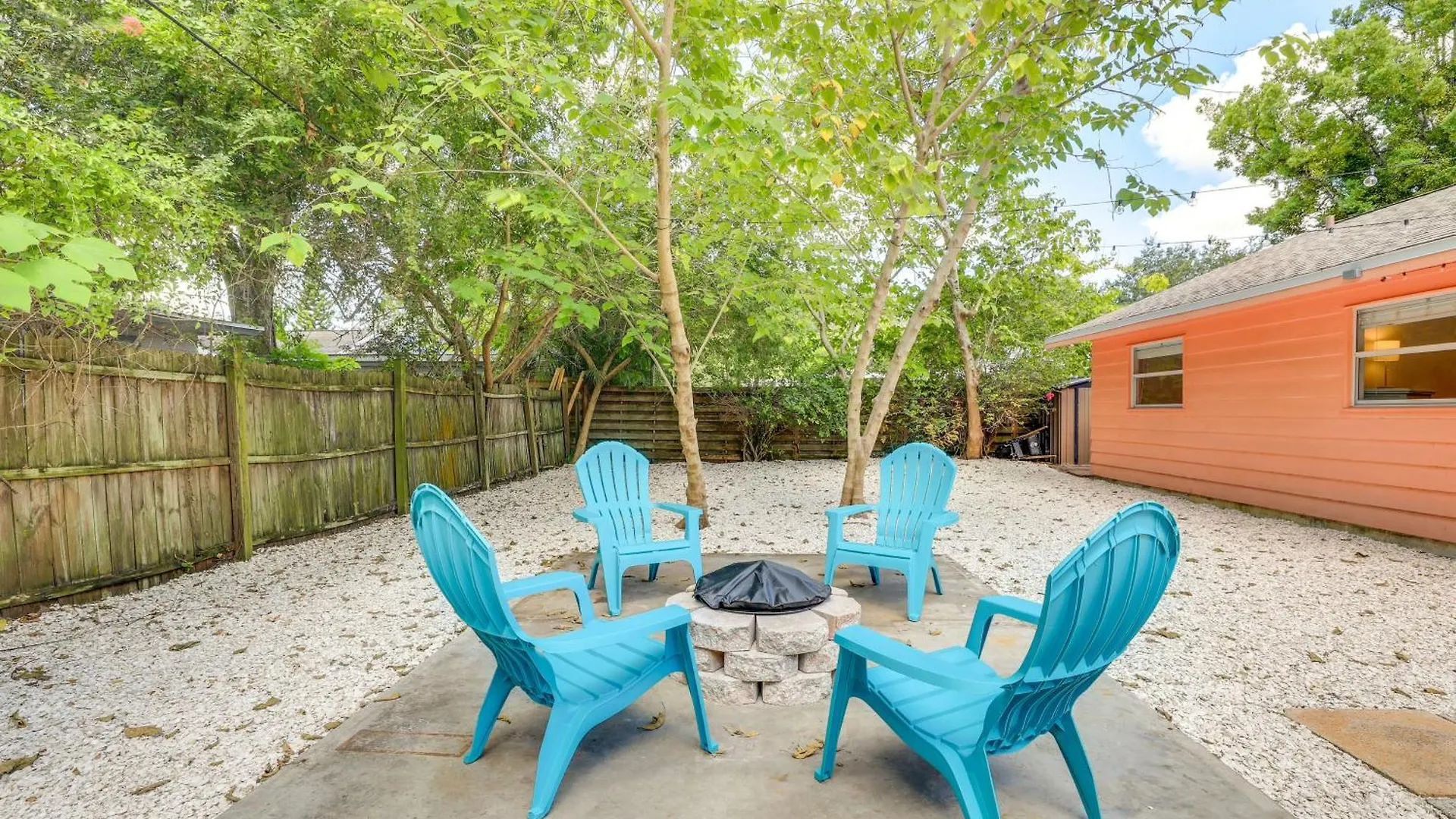 Boho-chic Hideaway Yard And Fire Pit! Sarasota