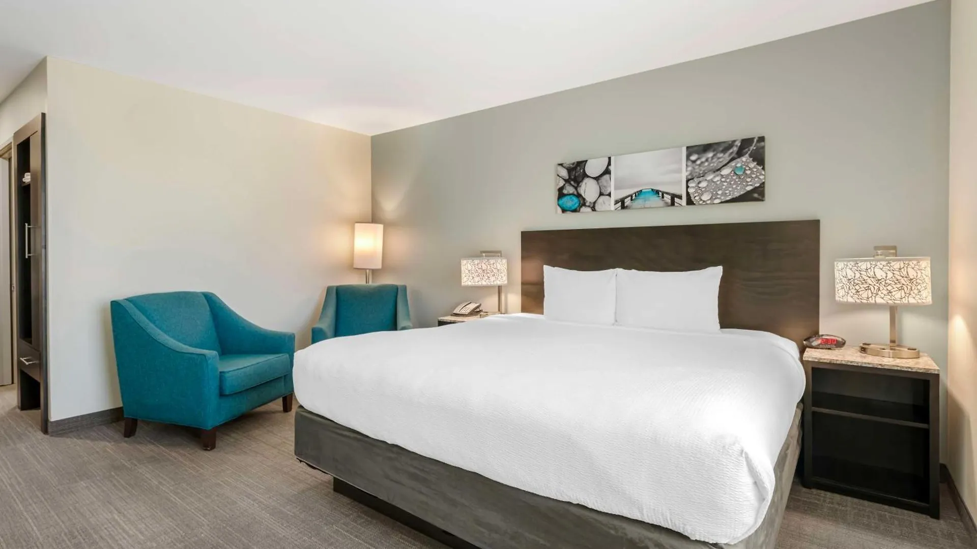 Hotel Magnolia Pointe; Bw Signature Collection