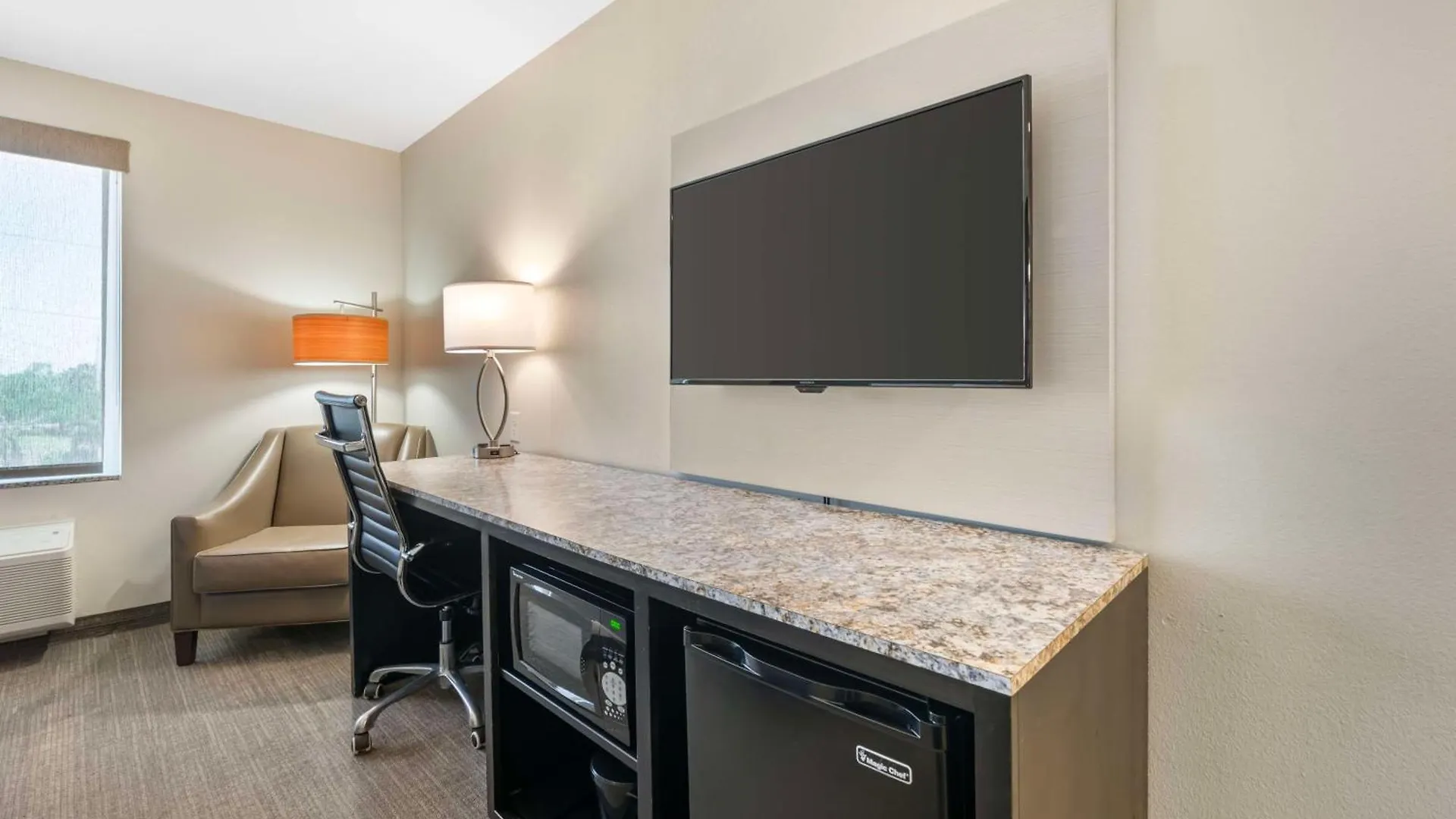 Hotel Magnolia Pointe; Bw Signature Collection