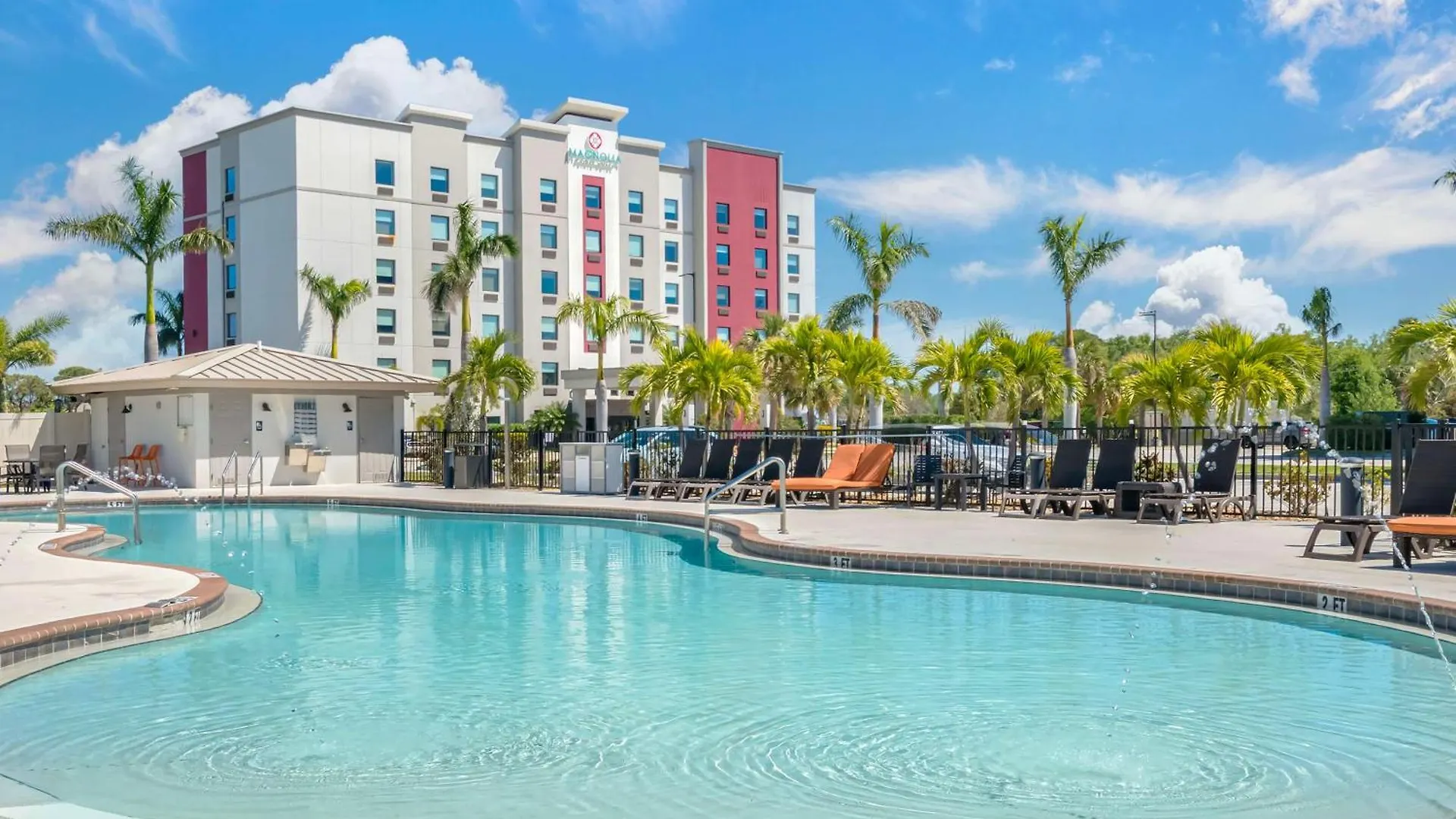 Hotel Magnolia Pointe; Bw Signature Collection
