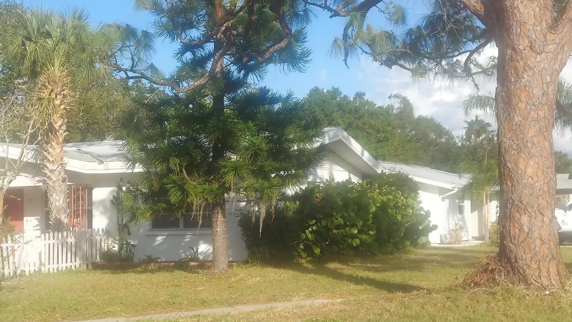 2 Bedroom House 5 Min From Beaches And Downtown
