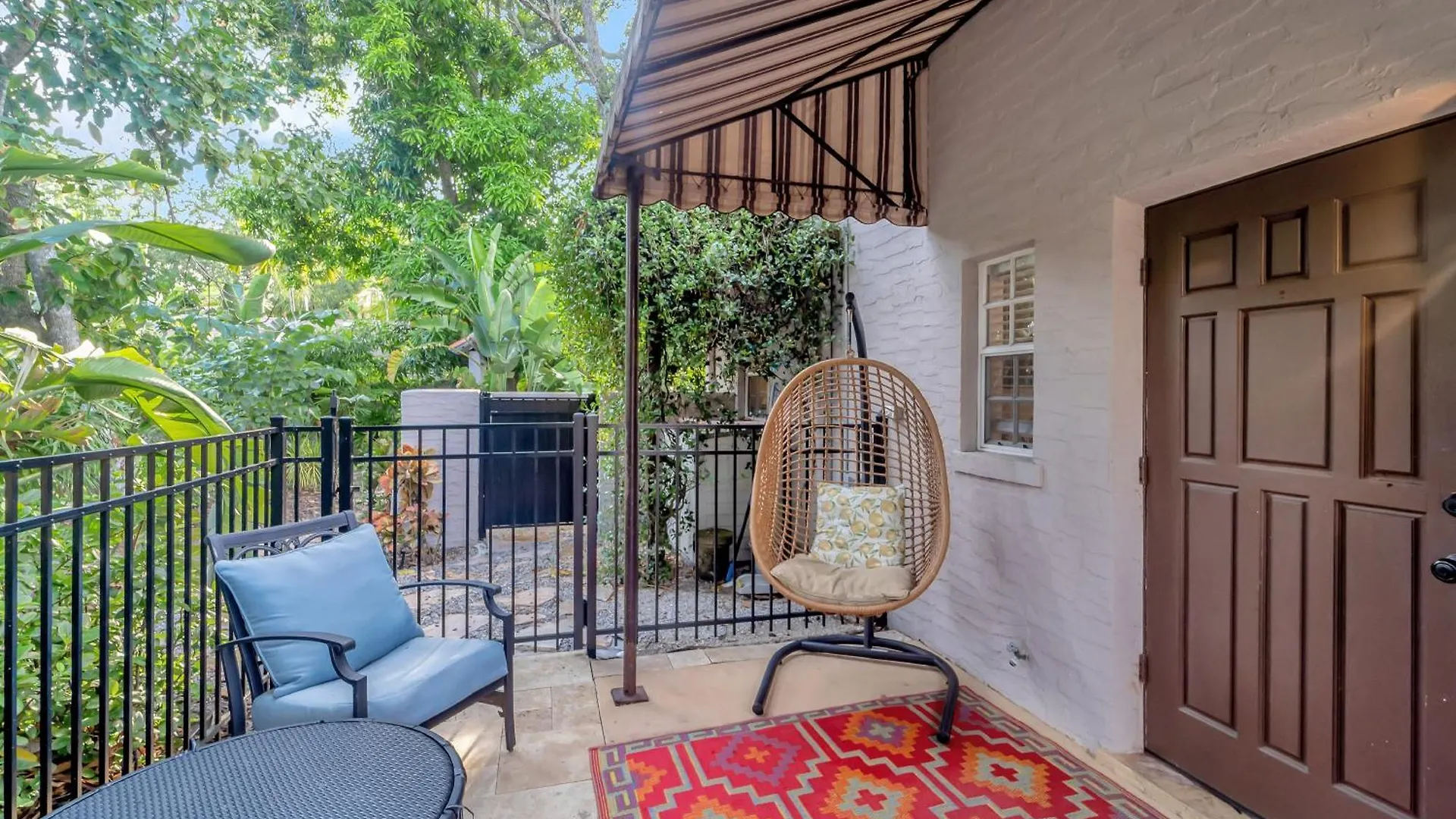 Holiday home Pool Courtyard, Patio With Fire Pit, 2 Mls Downtown Vr24-00130 Sarasota