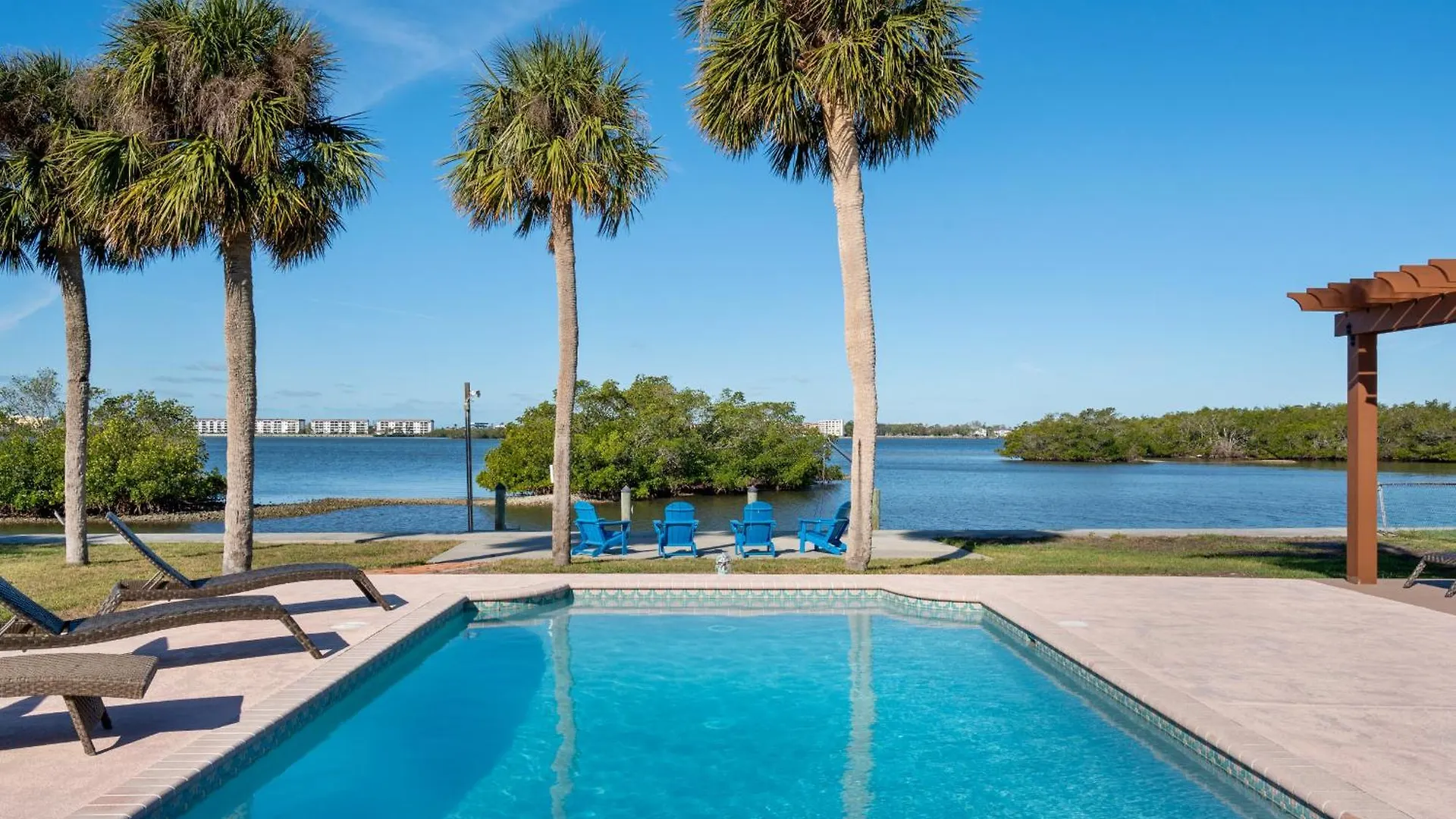 Oceanfront With Heated Pool