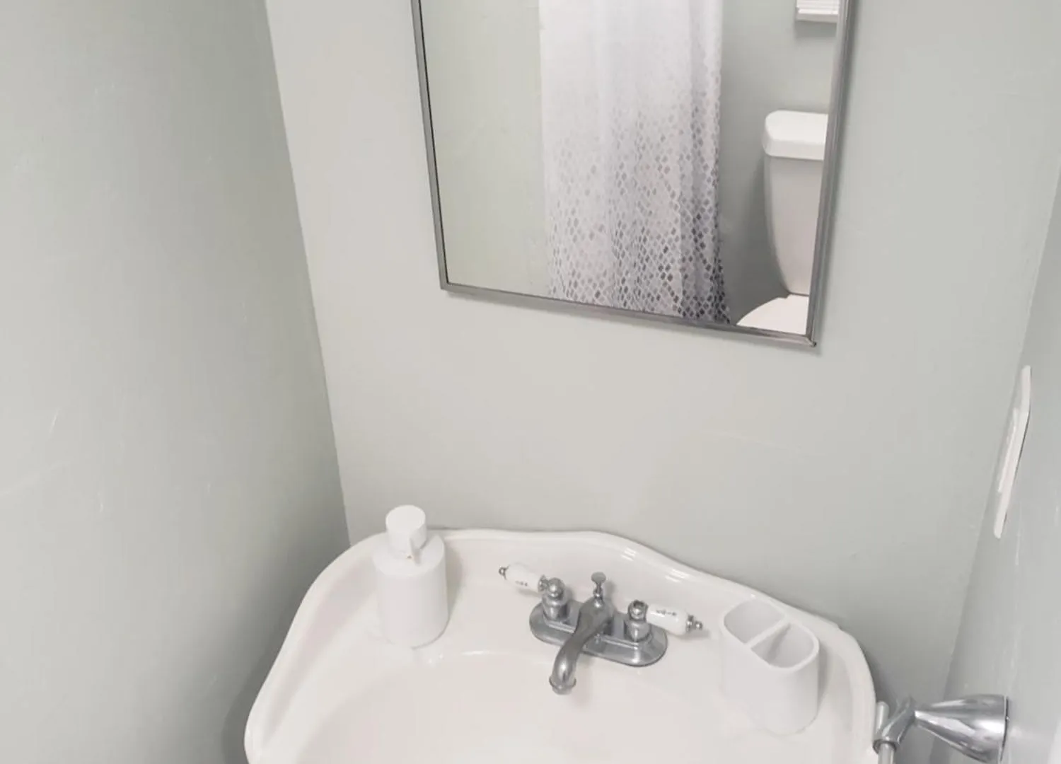 Streamlined & Chic Getaway In *
