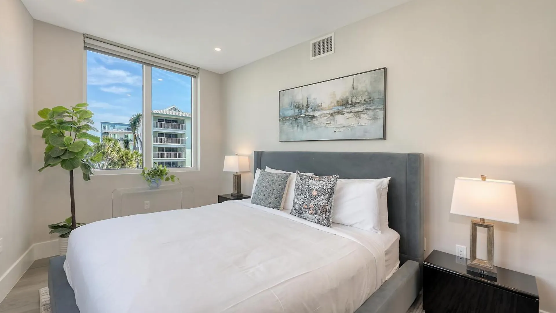 Апартаменты Ten35 Seaside